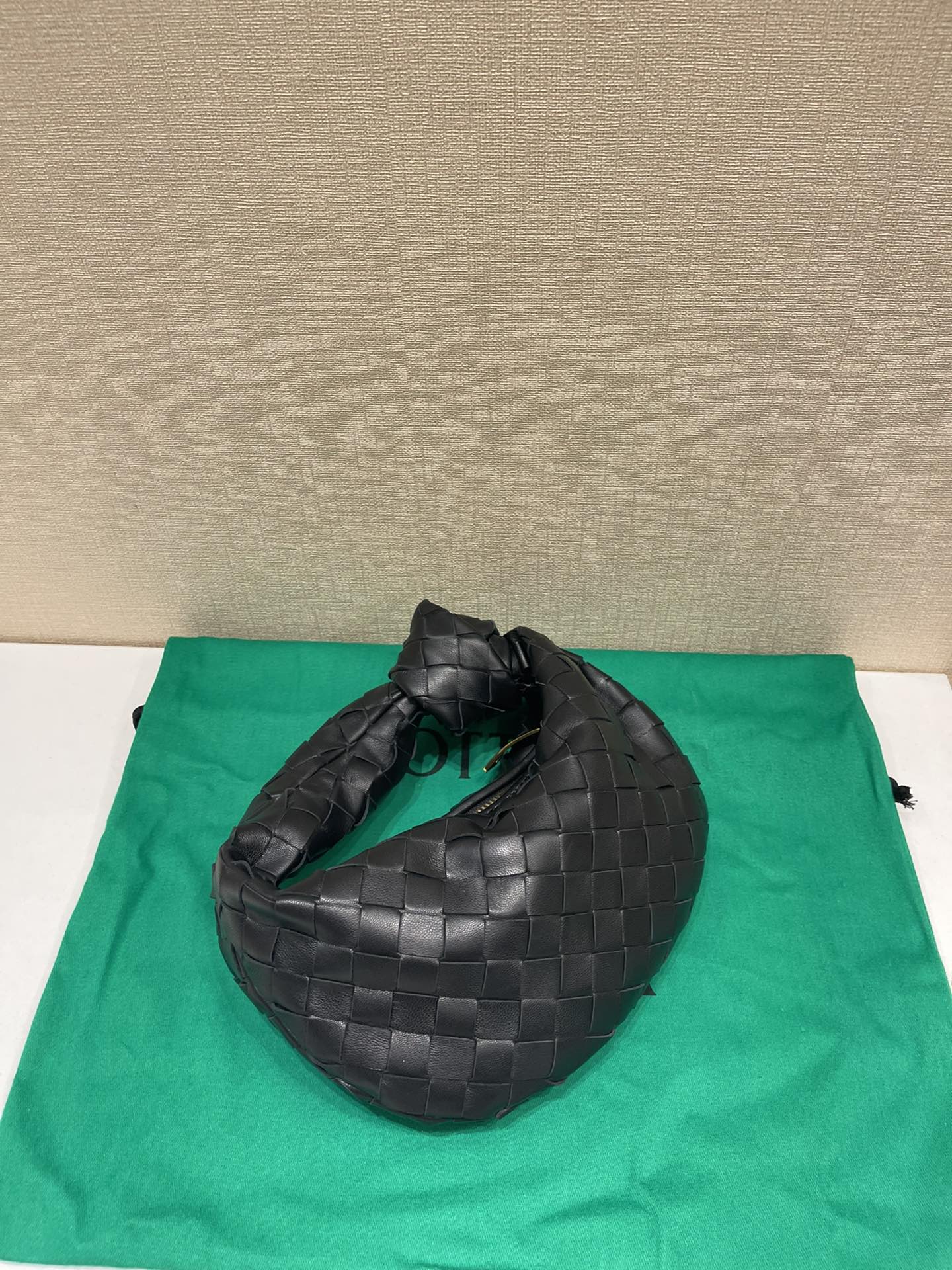 Bottega Veneta mini jodie 28 black lambskin