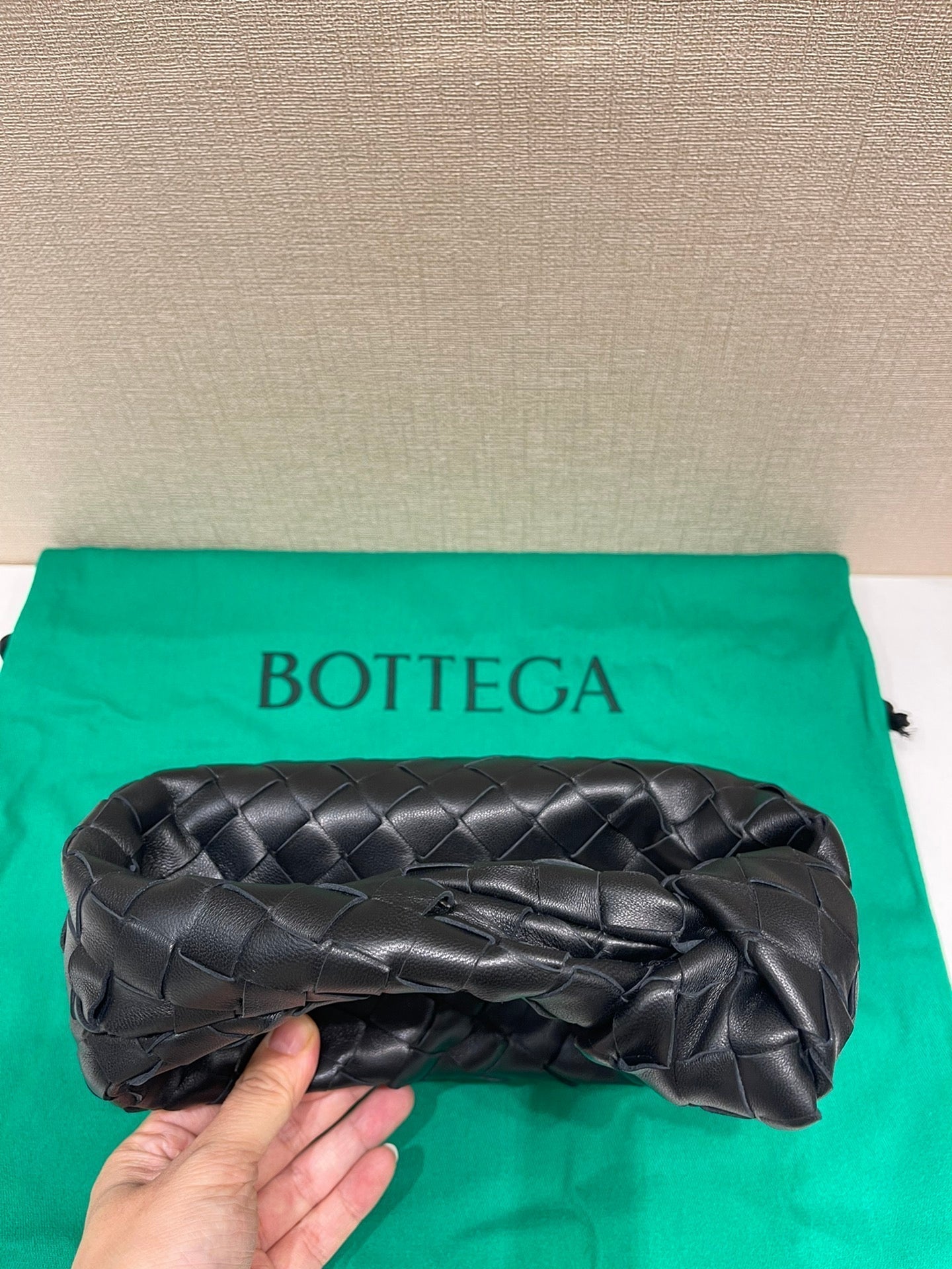 Bottega Veneta mini jodie 28 black lambskin