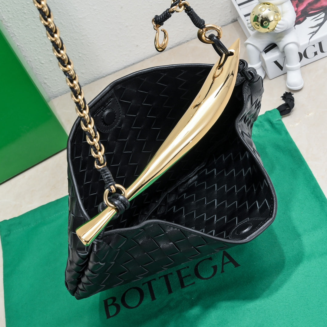 Bottega Veneta SARDINE 33 WITH CHAIN IN BLACK LAMBSKIN