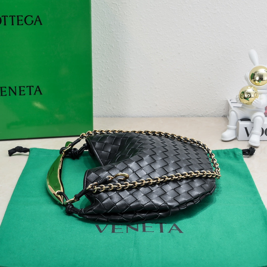 Bottega Veneta SARDINE 33 WITH CHAIN IN BLACK LAMBSKIN