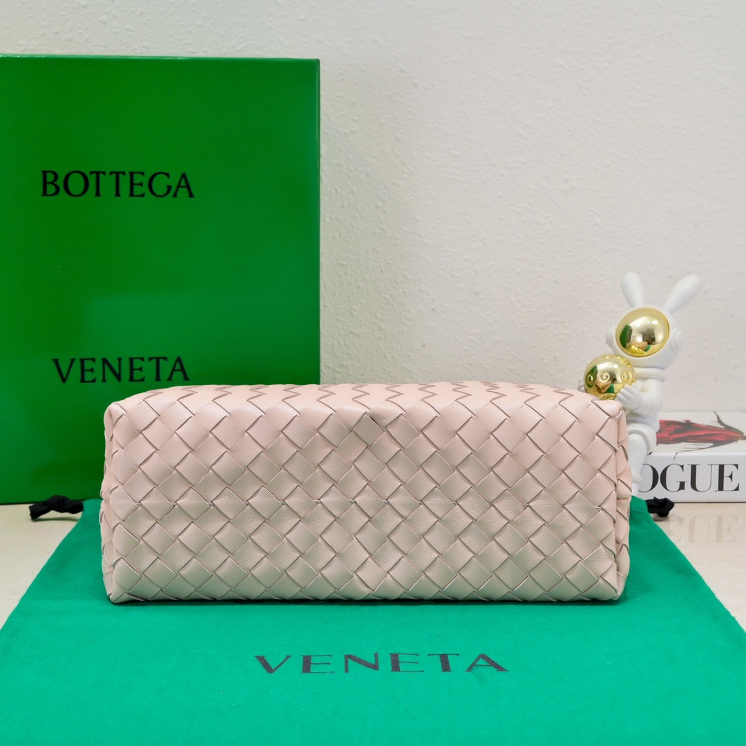 Bottega Veneta bv medium andiamo 32 light pink lambskin