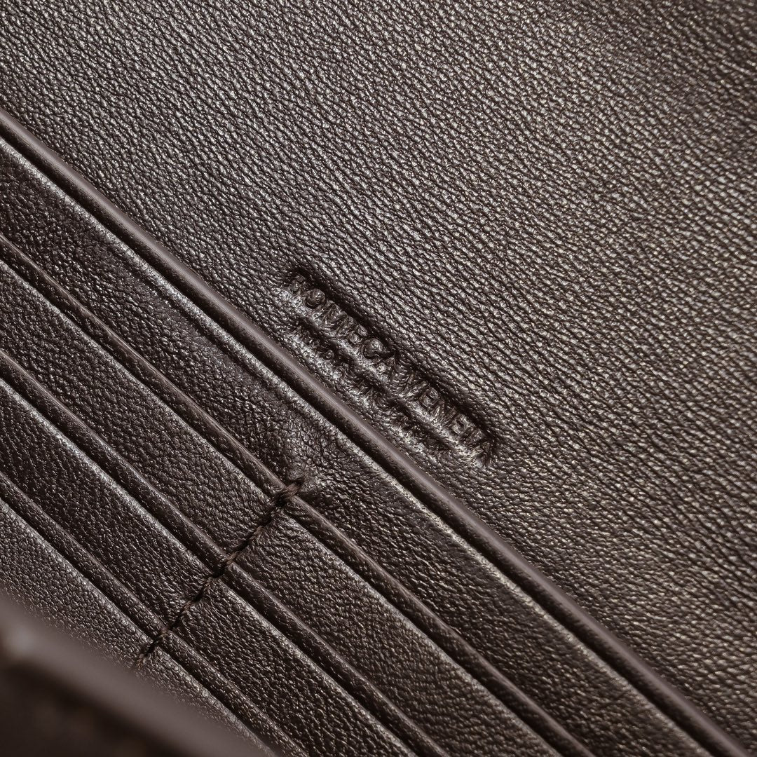 Bottega Veneta BV Long Clutch Andiamo With Handle 31cm Fondant Calfskin Ghw