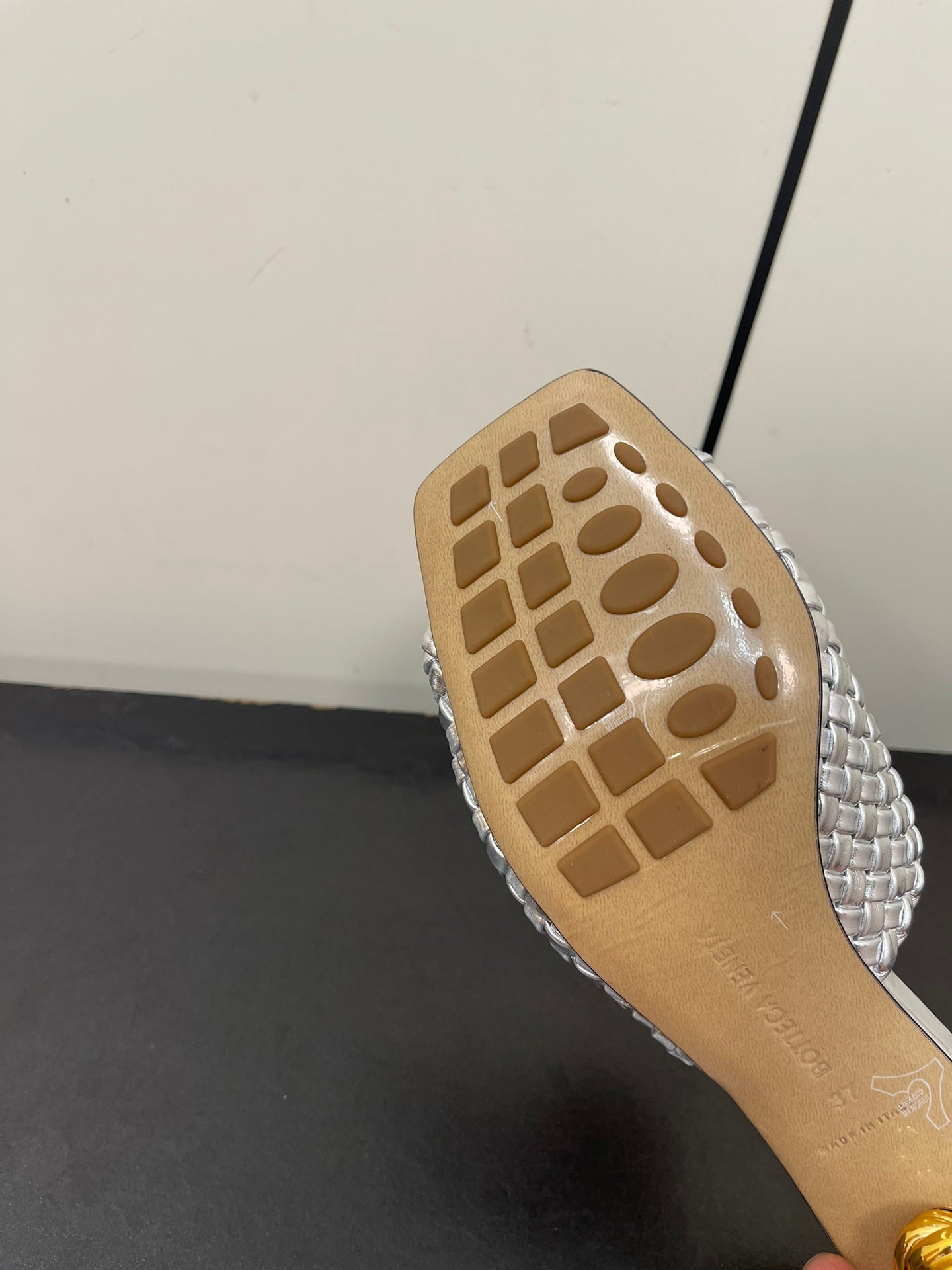 Bottega Veneta knot mule 55 silver metalic lambskin