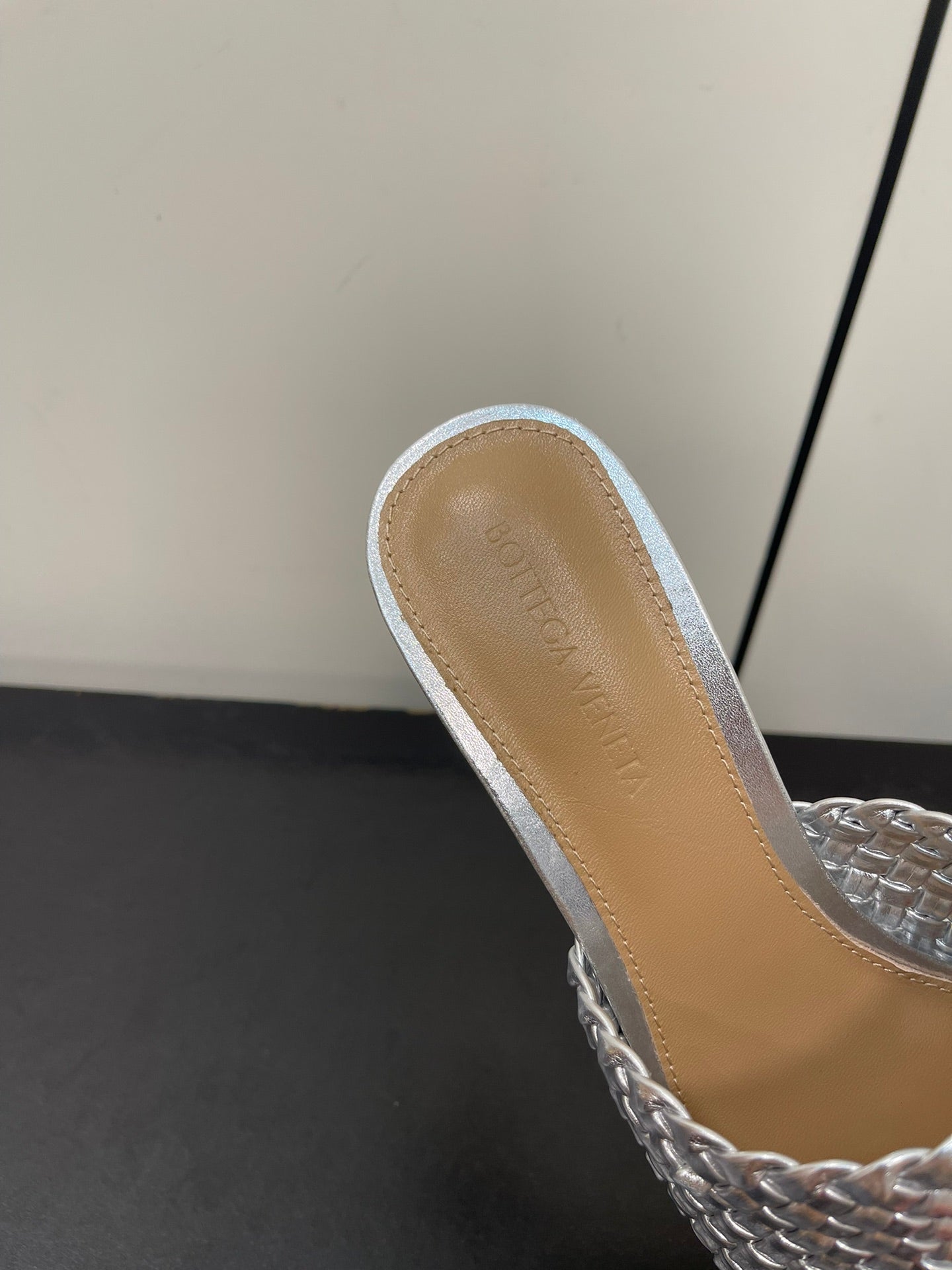 Bottega Veneta knot mule 55 silver metalic lambskin