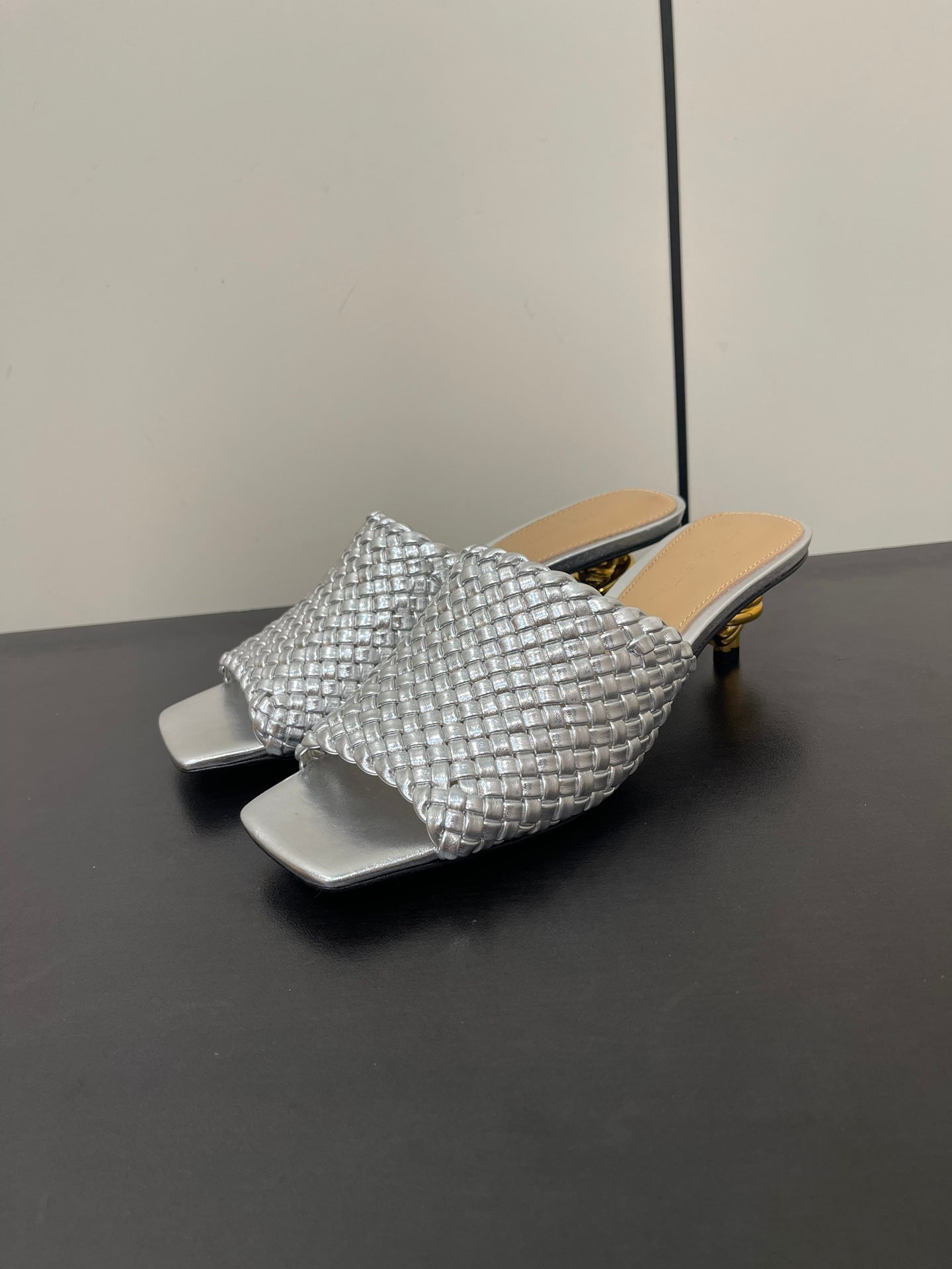 Bottega Veneta knot mule 55 silver metalic lambskin