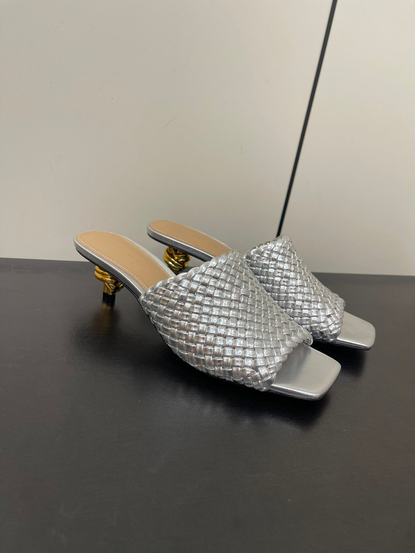 Bottega Veneta knot mule 55 silver metalic lambskin