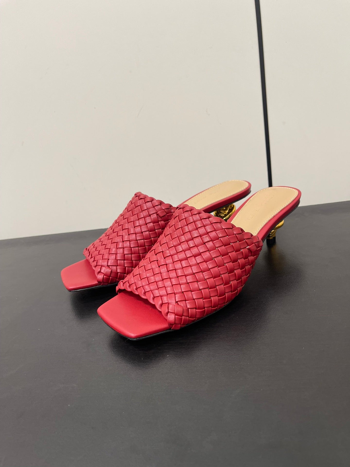 Bottega Veneta knot mule 55 burgundy lambskin