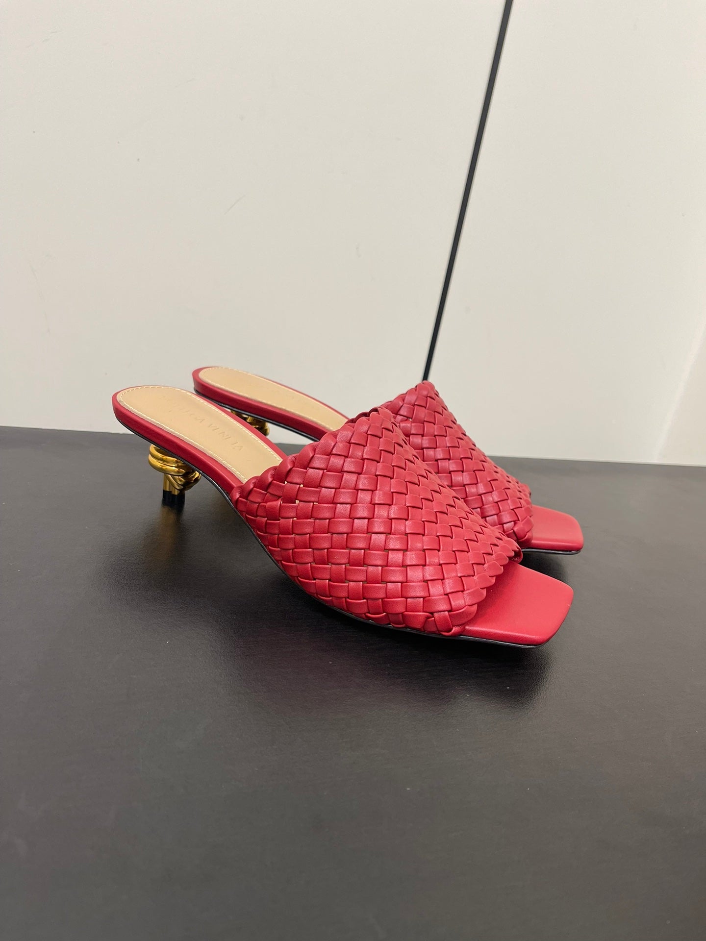 Bottega Veneta knot mule 55 burgundy lambskin