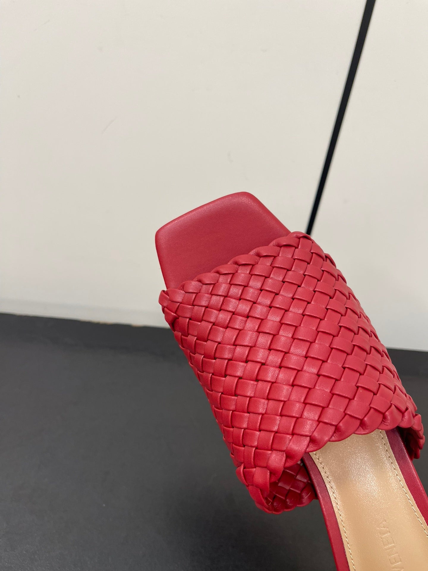Bottega Veneta knot mule 55 burgundy lambskin