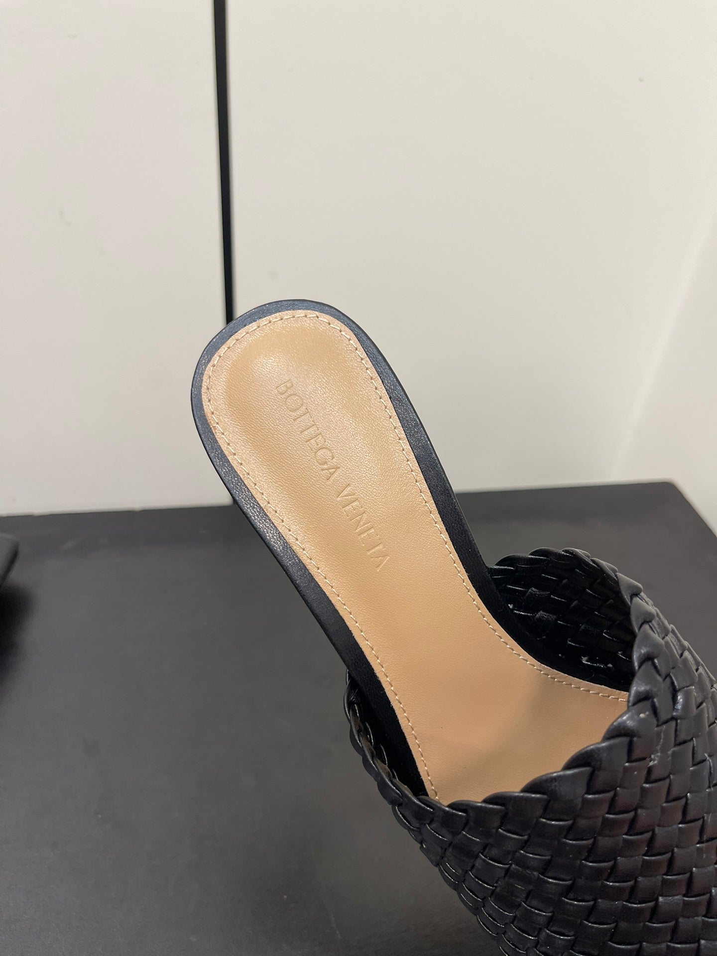 Bottega Veneta knot mule 55 black lambskin