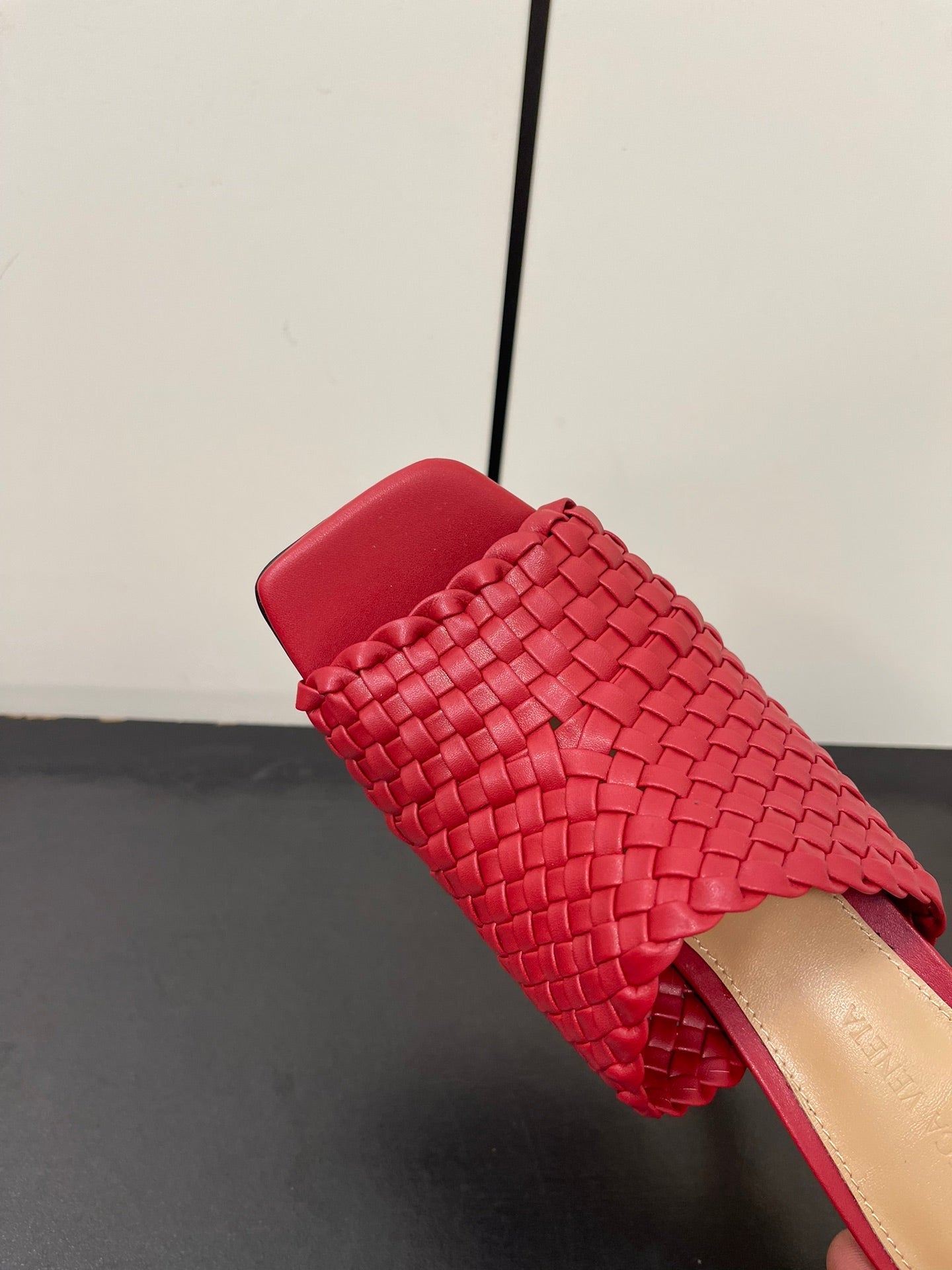 Bottega Veneta knot mule 95 burgundy lambskin