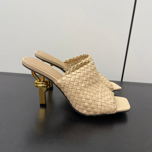 Bottega Veneta knot mule 95 beige lambskin