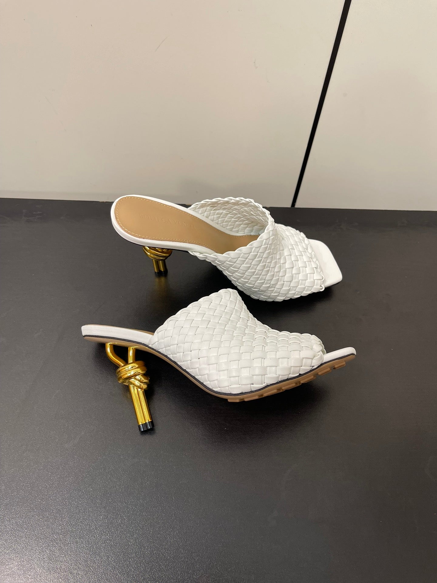 Bottega Veneta knot mule 95 white lambskin