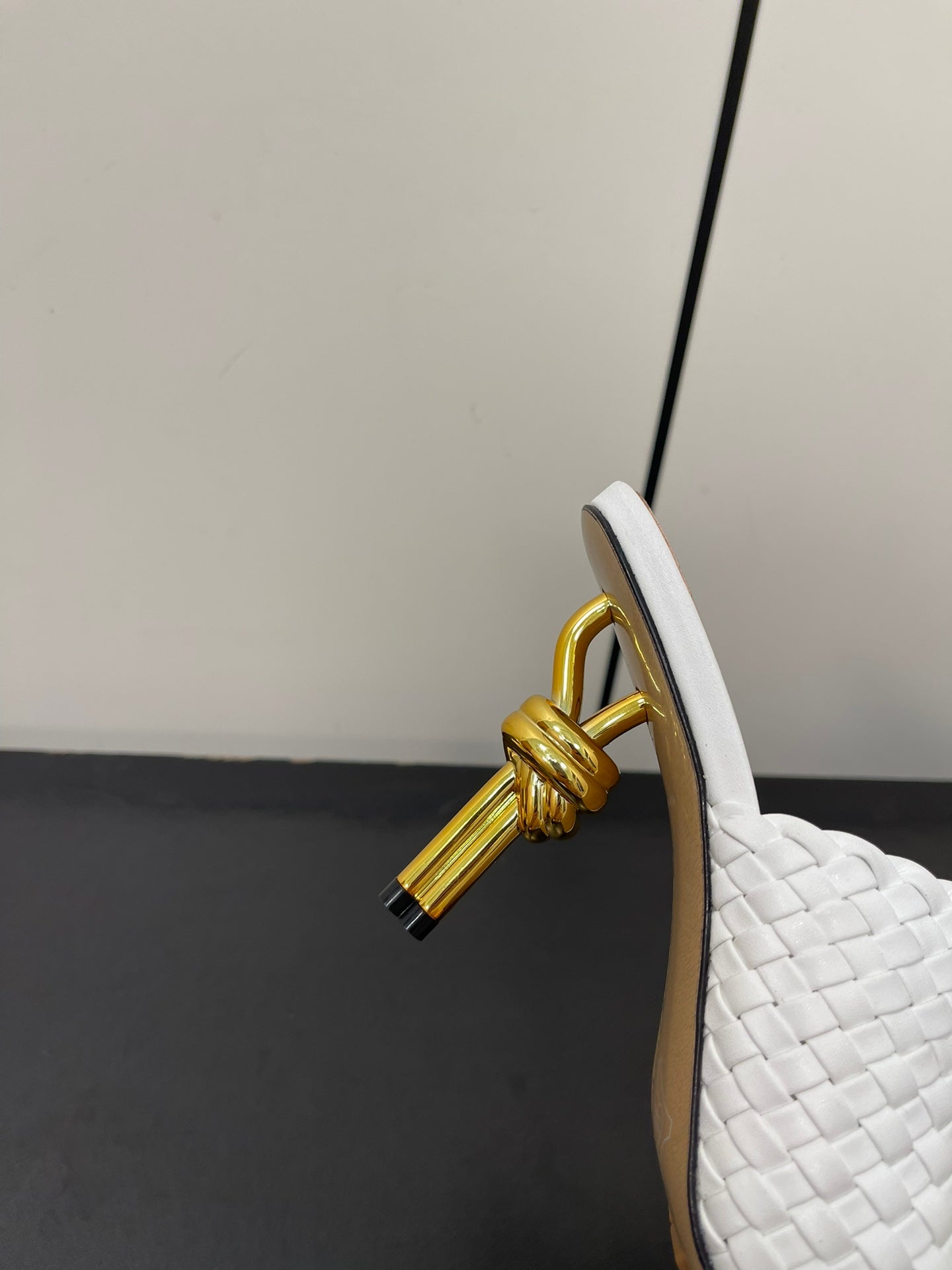 Bottega Veneta knot mule 95 white lambskin