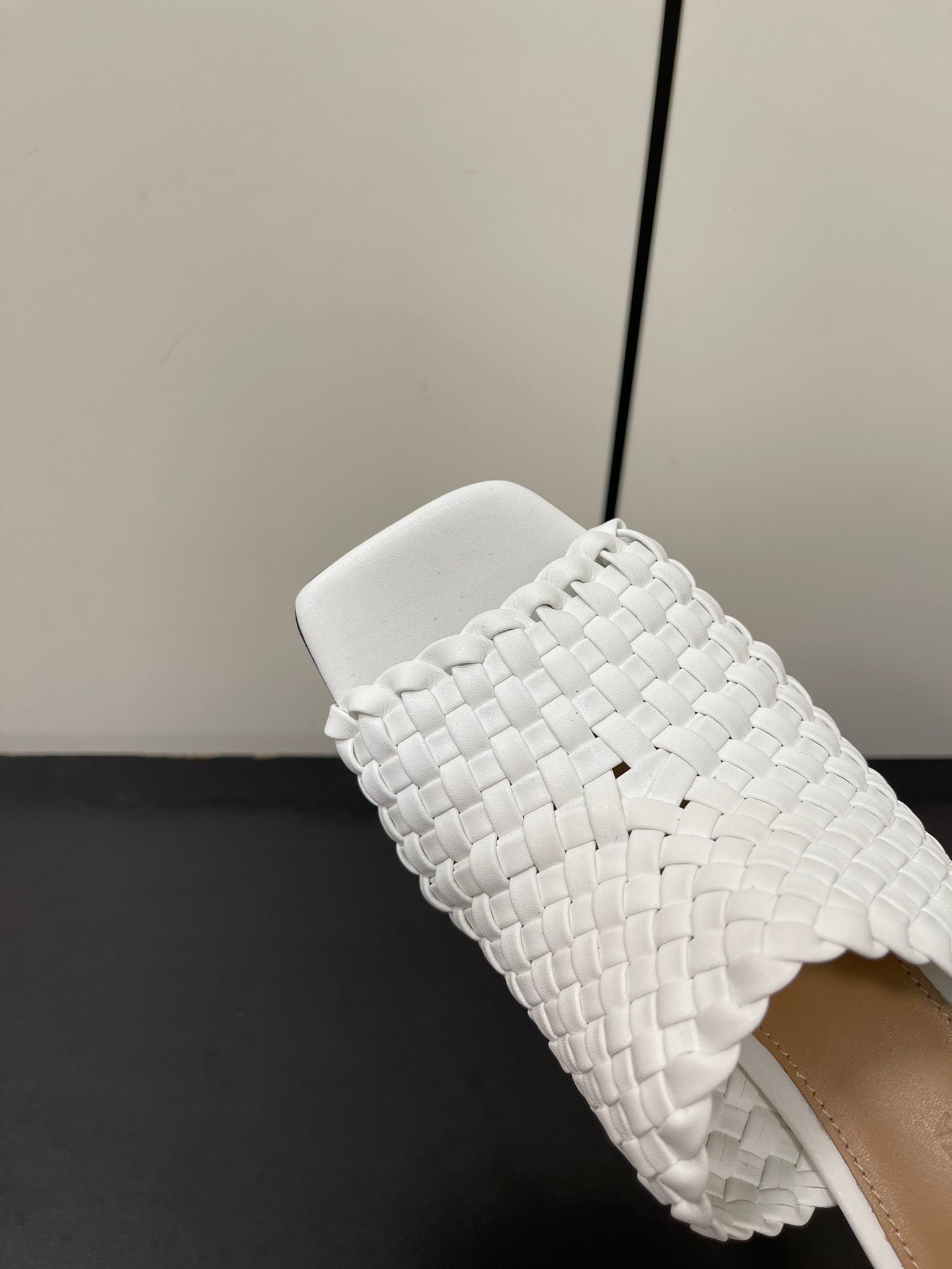 Bottega Veneta knot mule 95 white lambskin