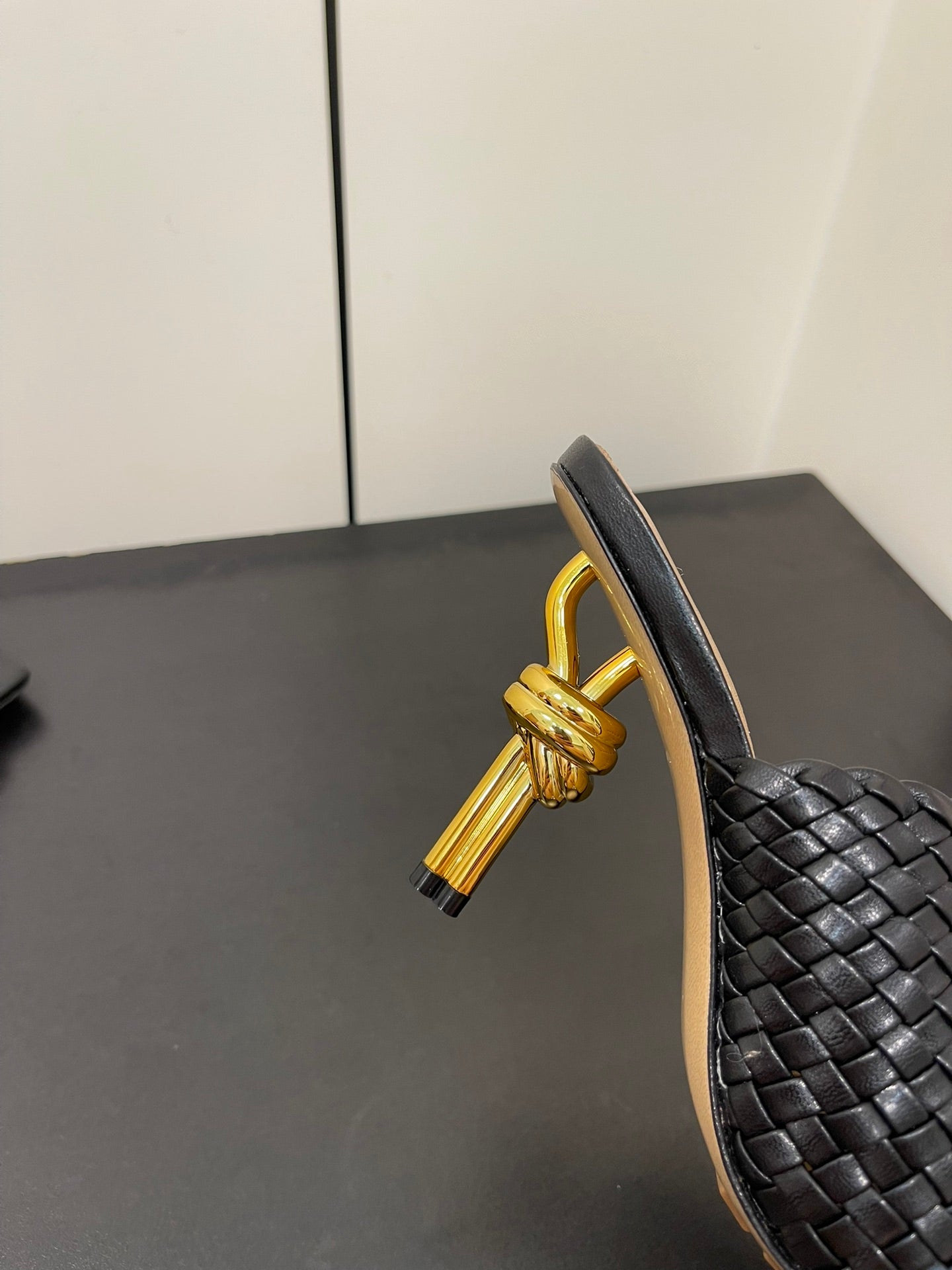 Bottega Veneta knot mule 95 black lambskin