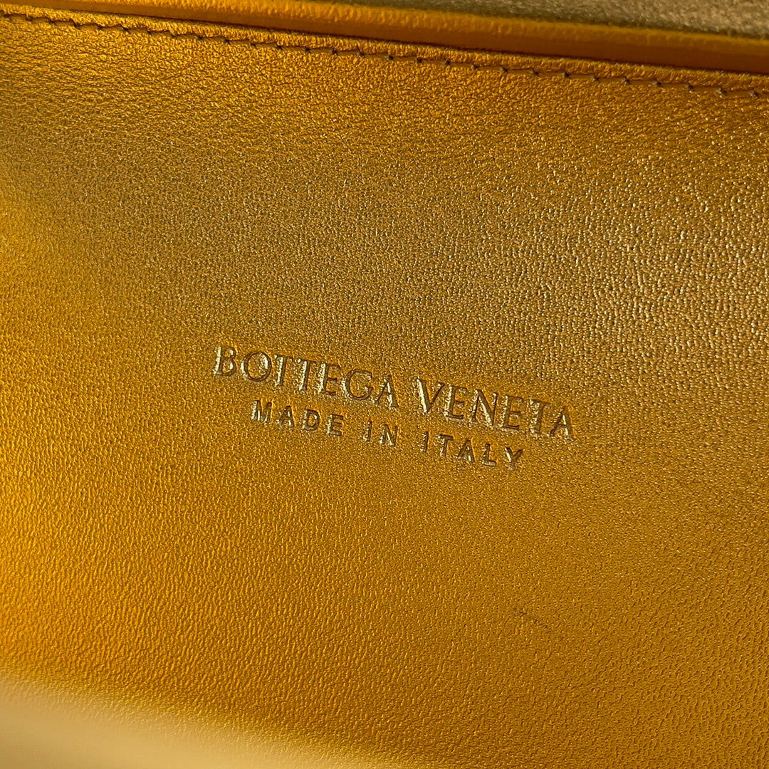 Bottega Veneta CLASSIC KNOT 20 IN GOLDEN LAMBSKIN