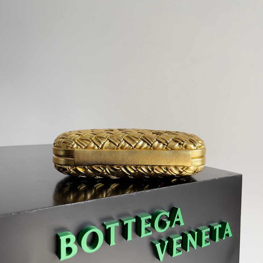 Bottega Veneta CLASSIC KNOT 20 IN GOLDEN LAMBSKIN