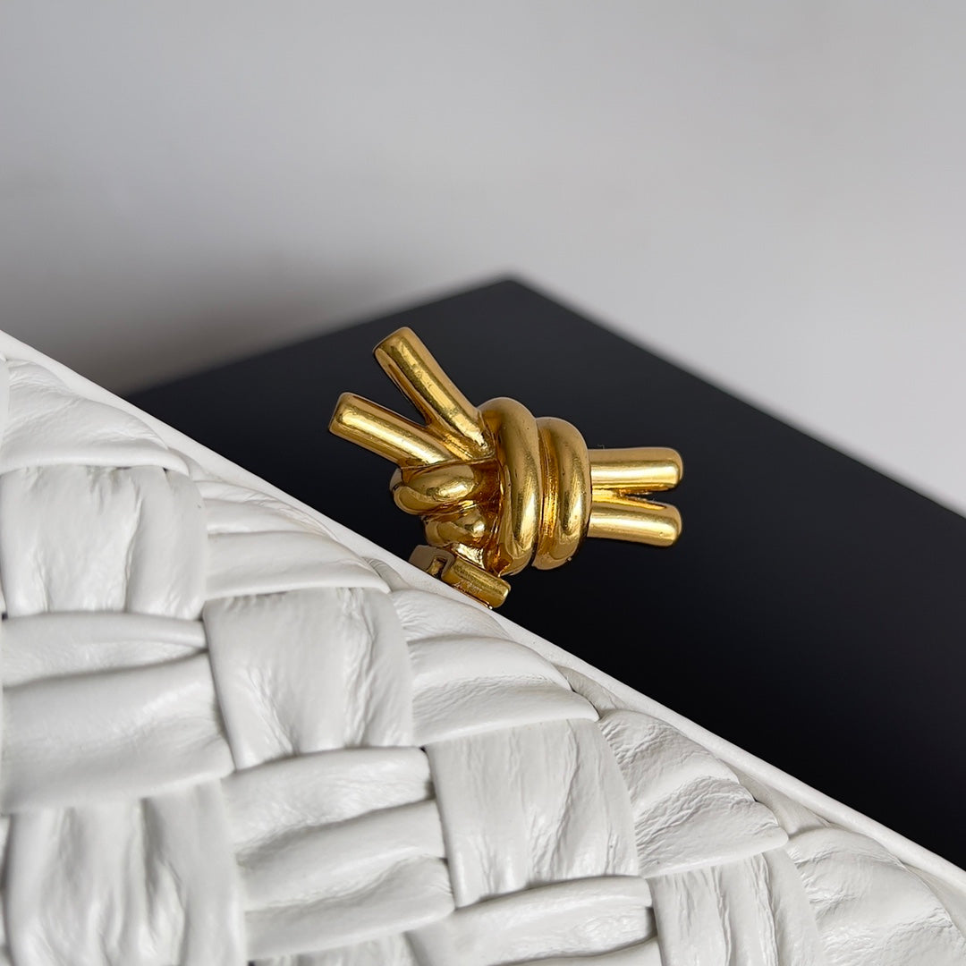 Bottega Veneta CLASSIC KNOT 20 IN WHITE LAMBSKIN