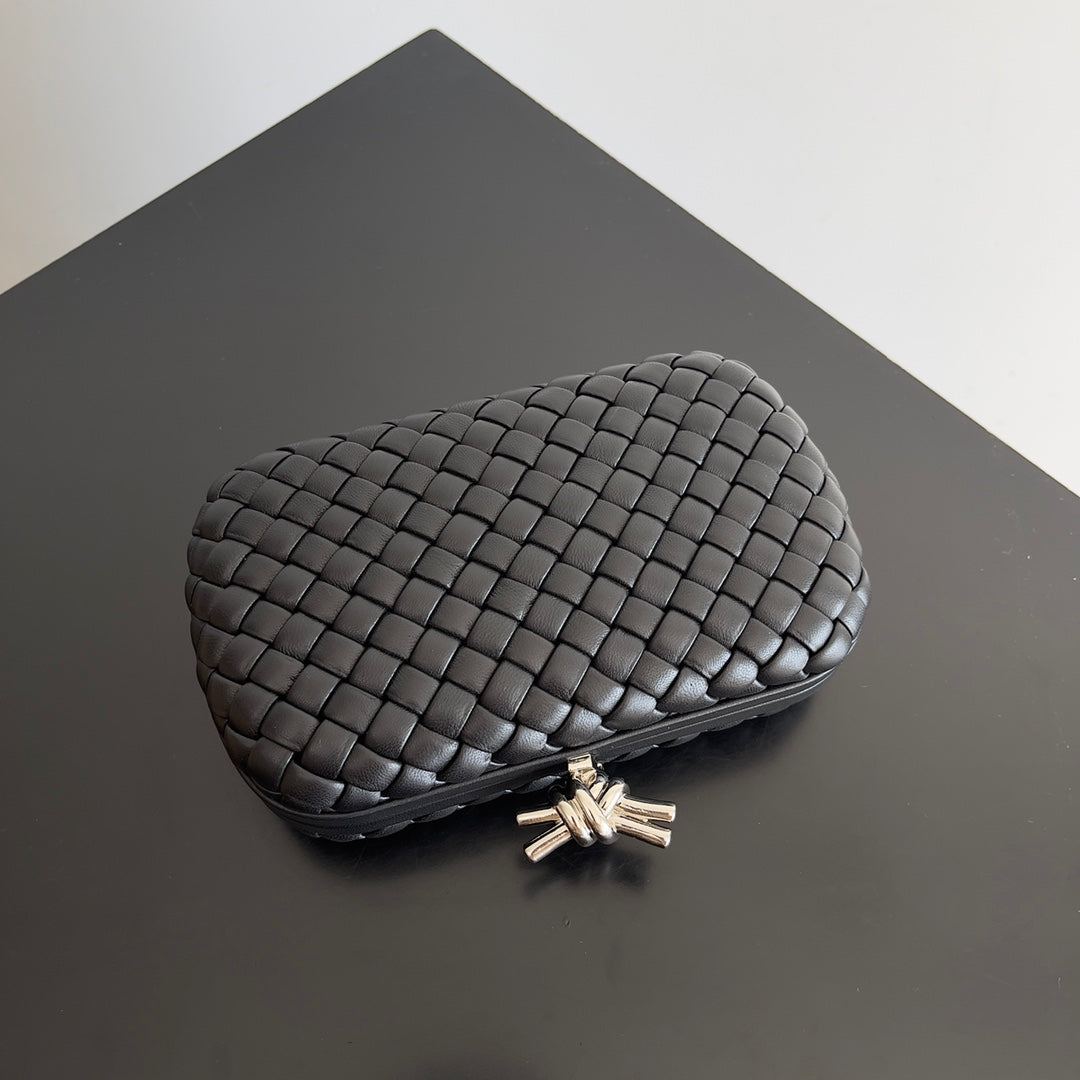 Bottega Veneta CLASSIC KNOT 20 IN BLACK LAMBSKIN