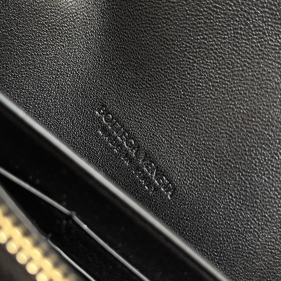 Bottega Veneta ANDIAMO BAG 19 IN BLACK CALFSKIN