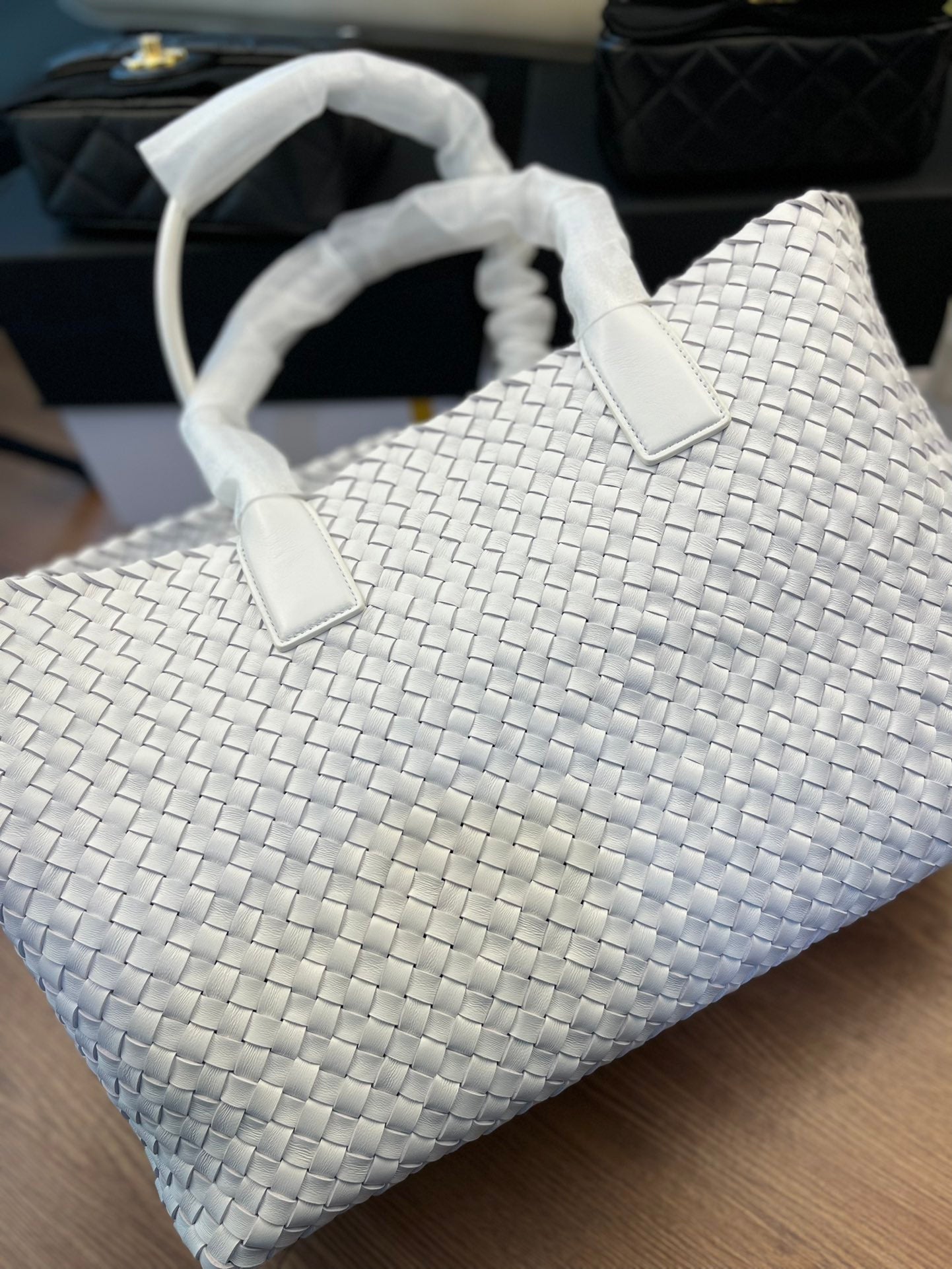 Bottega Veneta SMALL CABAT 33 IN WHITE LAMBSKIN