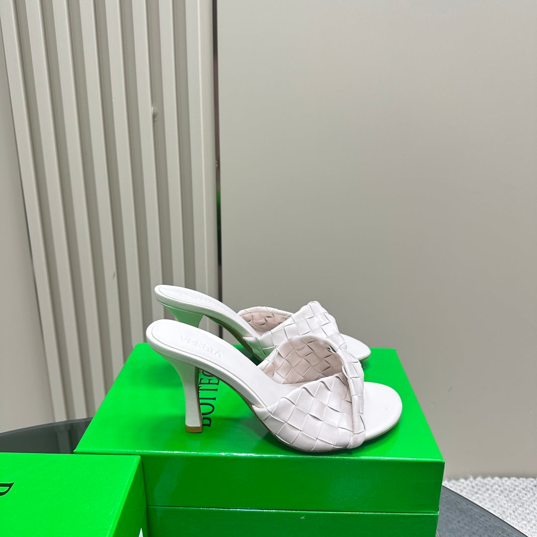 Bottega Veneta blink mule 95 cream lambskin