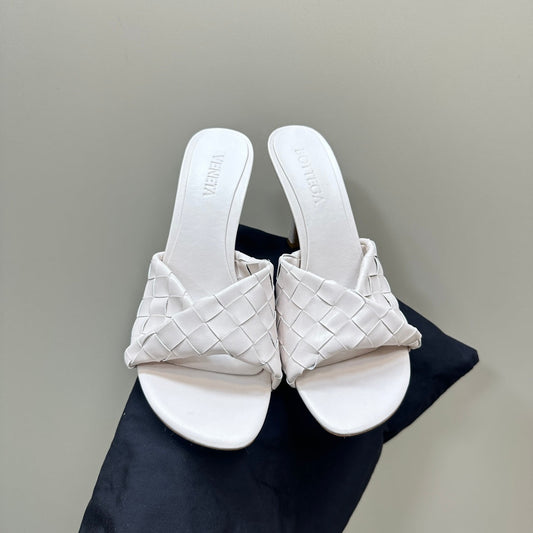 Bottega Veneta blink mule 95 cream lambskin