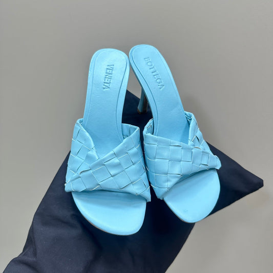 Bottega Veneta blink mule 95 turquoise lambskin