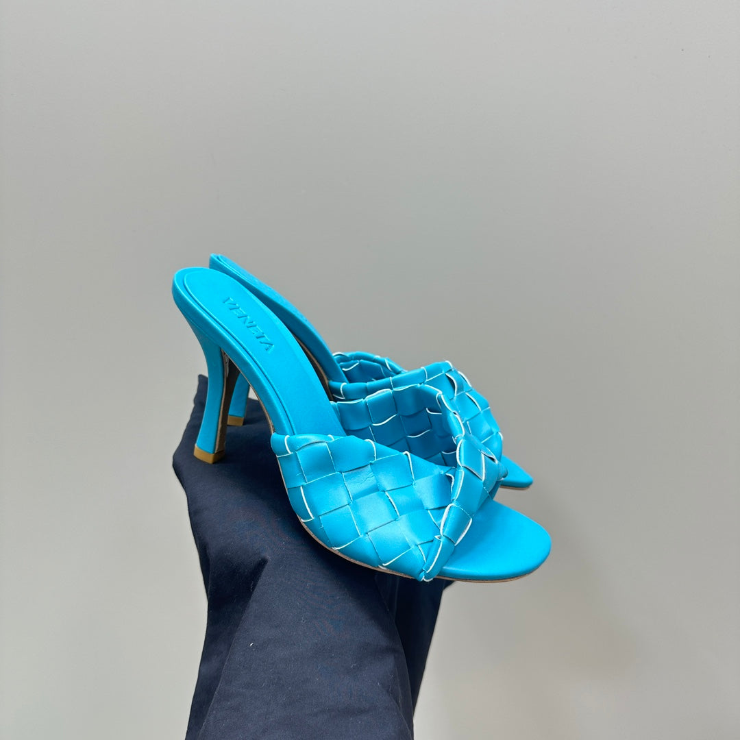 Bottega Veneta blink mule 95 cloud blue lambskin