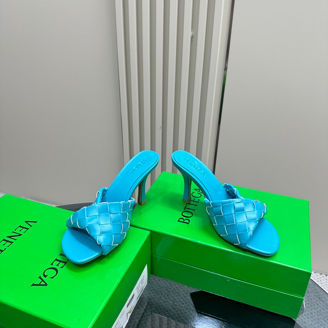 Bottega Veneta blink mule 95 cloud blue lambskin