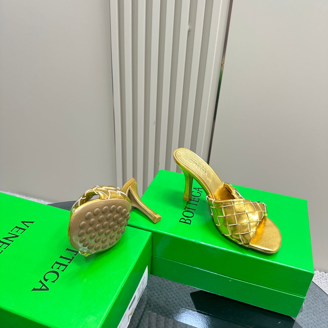 Bottega Veneta blink mule 95 gold metalic lambskin