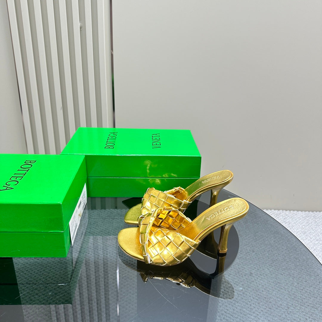 Bottega Veneta blink mule 95 gold metalic lambskin