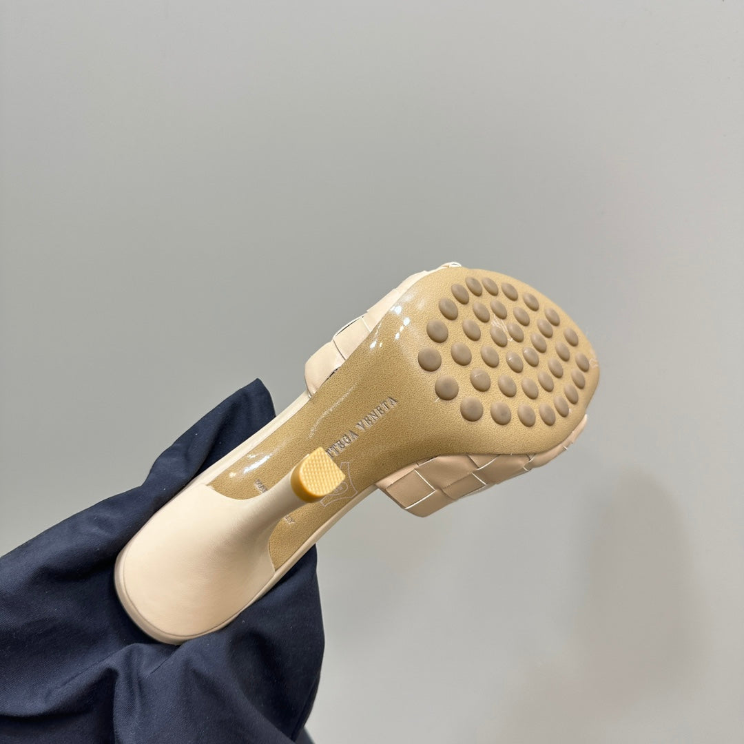 Bottega Veneta blink mule 95 beige lambskin