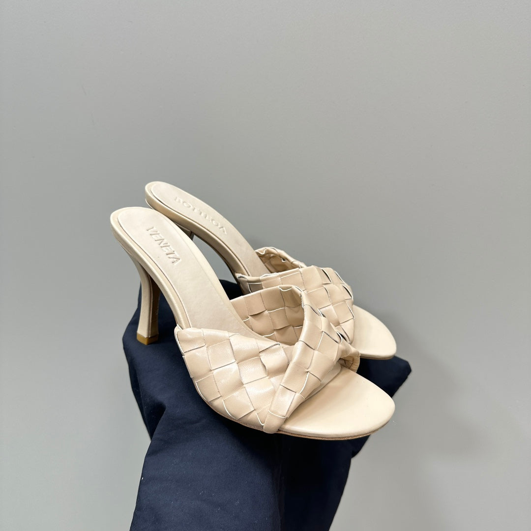 Bottega Veneta blink mule 95 beige lambskin