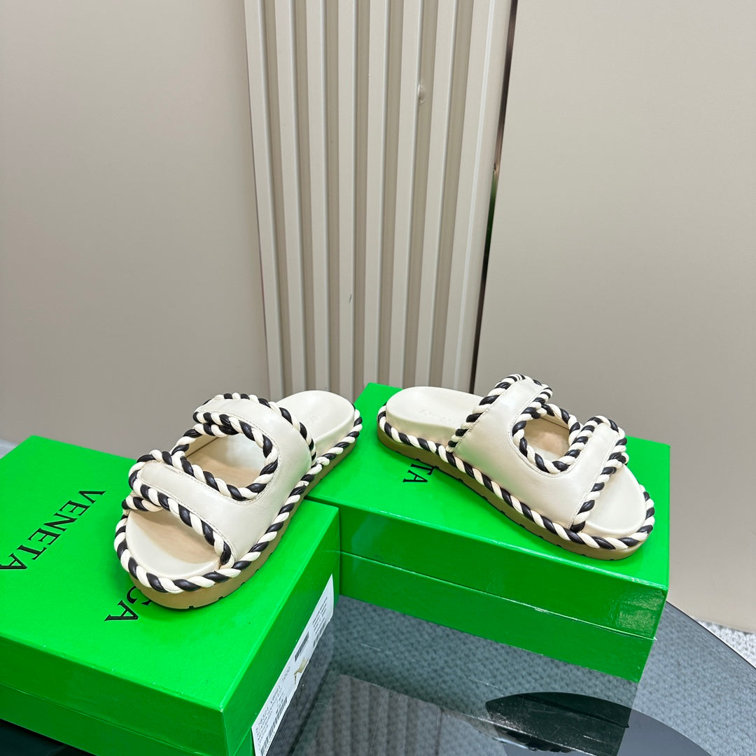 Bottega Veneta jack flat mule white black lambskin