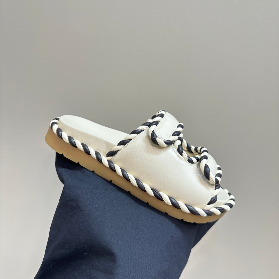 Bottega Veneta jack flat mule white black lambskin