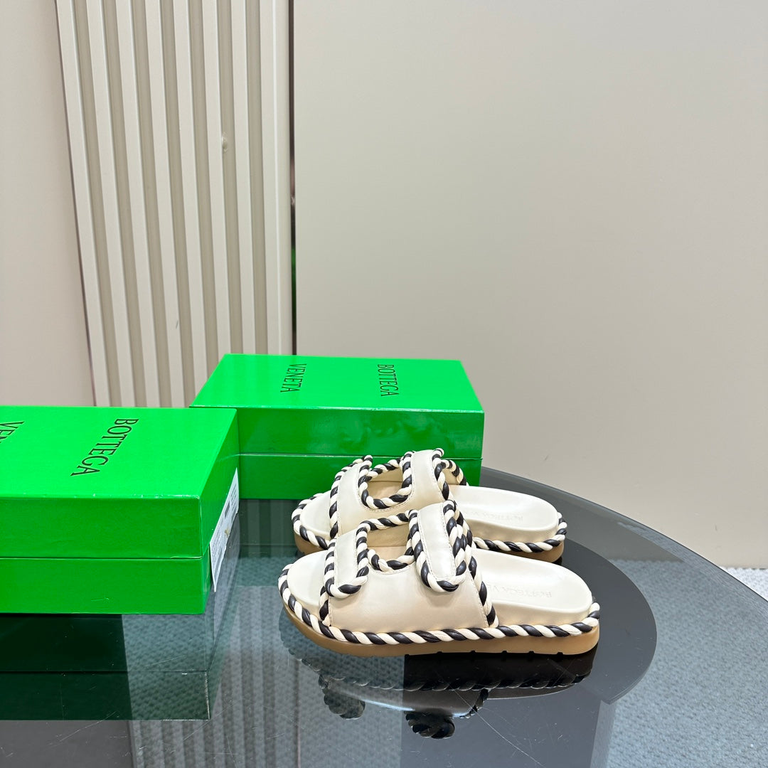 Bottega Veneta jack flat mule white black lambskin