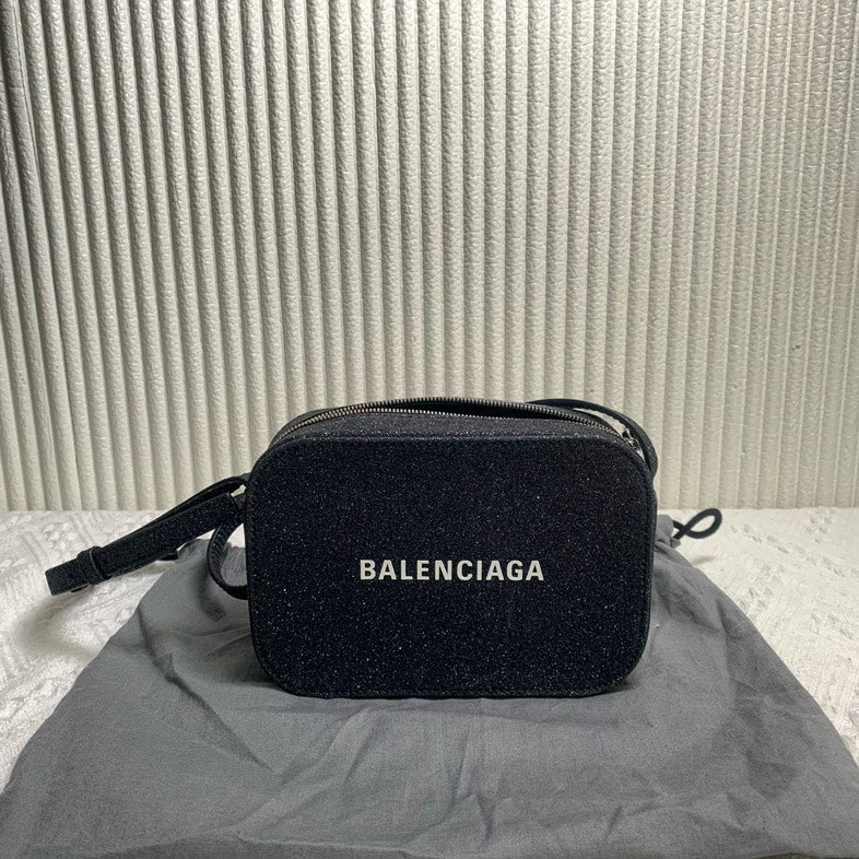 Balenciaga Camera Bag Black Crossbody Bag 11983547