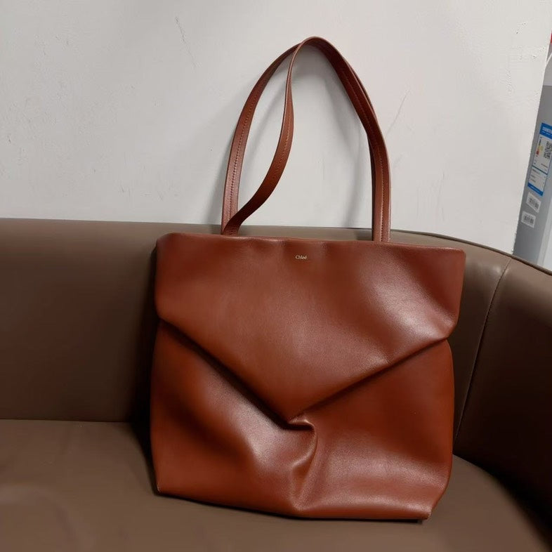 Chloe  Tote Bag in Brown Leather